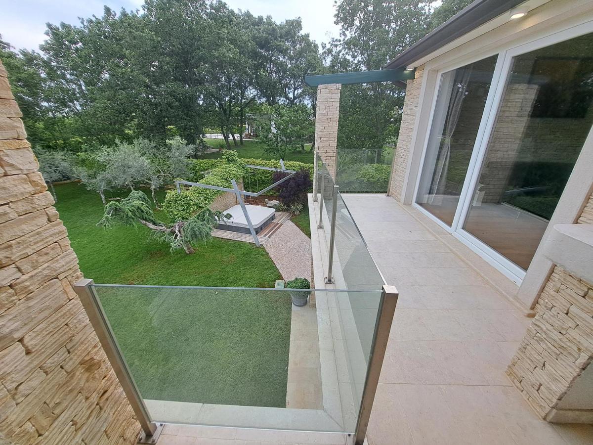 Apartments Villa Sotlar With Pool Умаг Экстерьер фото